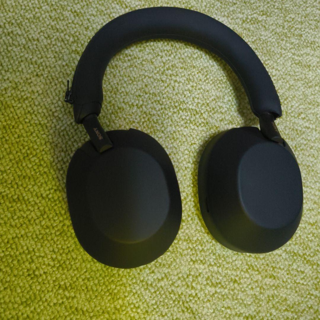 美品　ソニー　SONY ワイヤレスヘッドホン　WH-1000XM5（カバー付き）