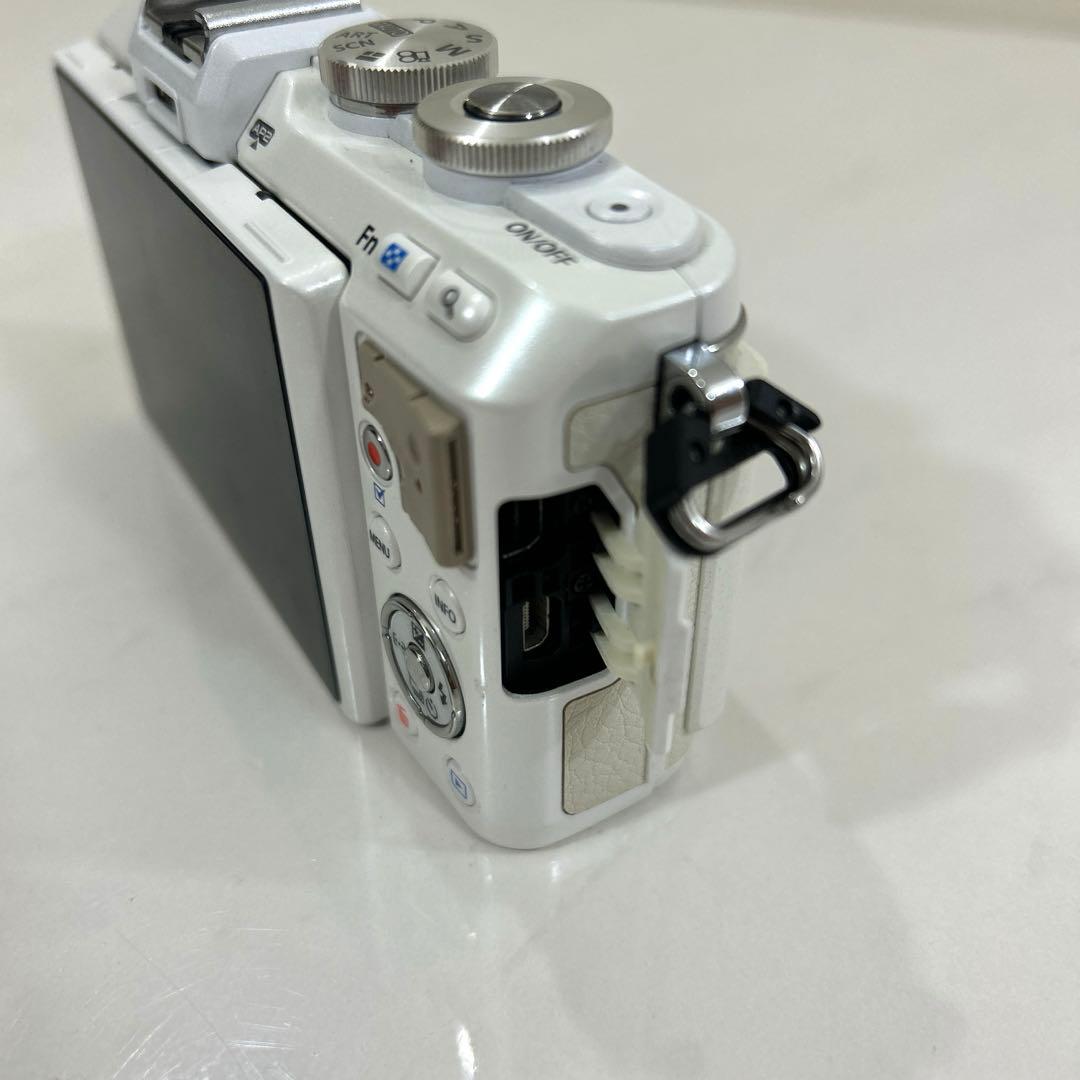 OLYMPUS PEN ホワイト ミラーレス　一眼　オリンパス　ジャンク