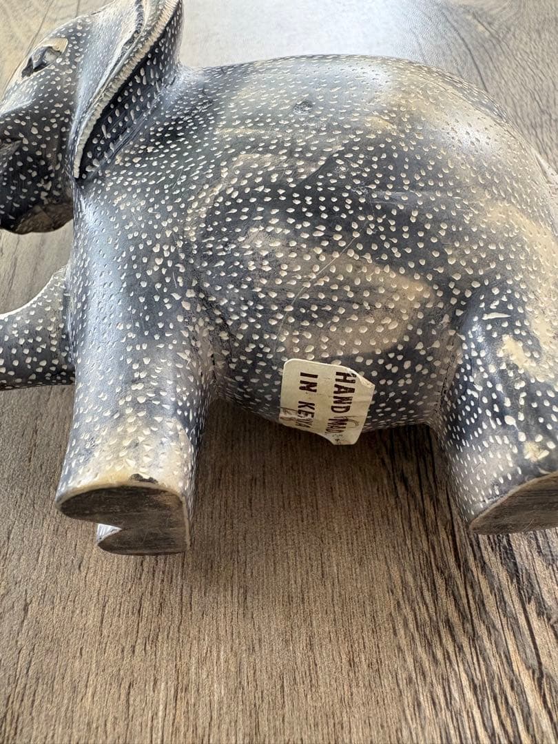 斑点模様 象の置き物 hand maide inケニア スミソニアン博物館