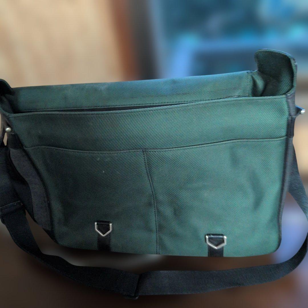 A*i様 Louis Vuitton ショルダーバッグ ブラック/グリーン