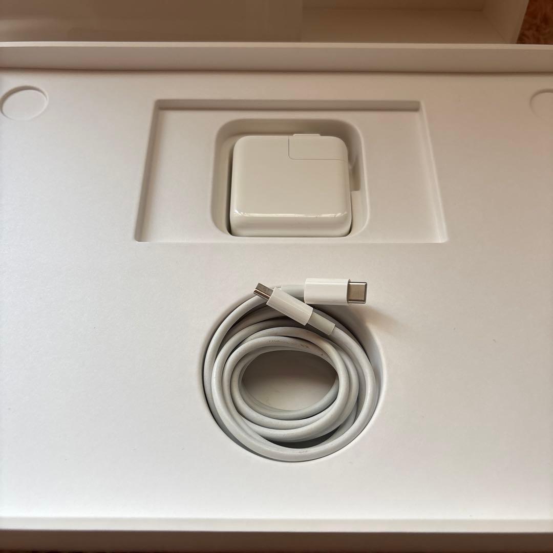 Apple MacBook Air M1 8GB 256GB　純正充電器付き