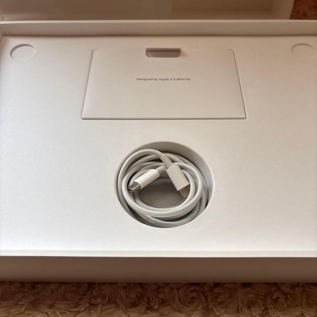 Apple MacBook Air M1 8GB 256GB　純正充電器付き