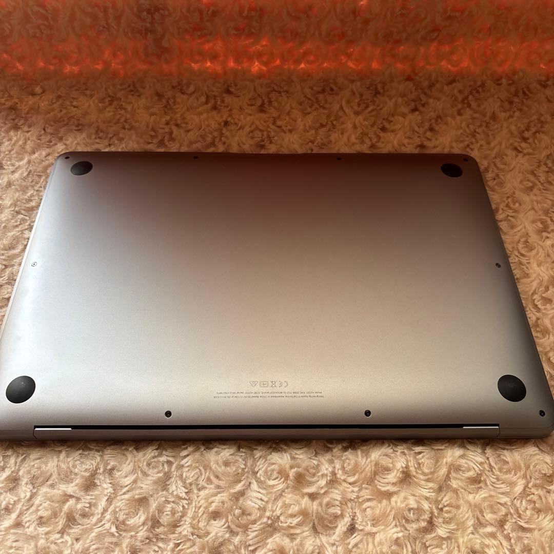 Apple MacBook Air M1 8GB 256GB　純正充電器付き