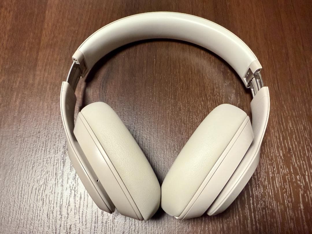 美品　Beats Studio Pro サンドストーン　AppleCare+付き