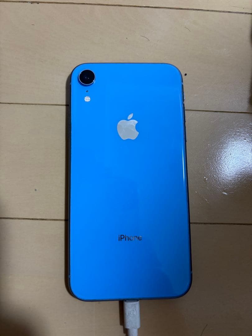 iPhone XR ブルー　au simロック解除済み バッテリー残量81%