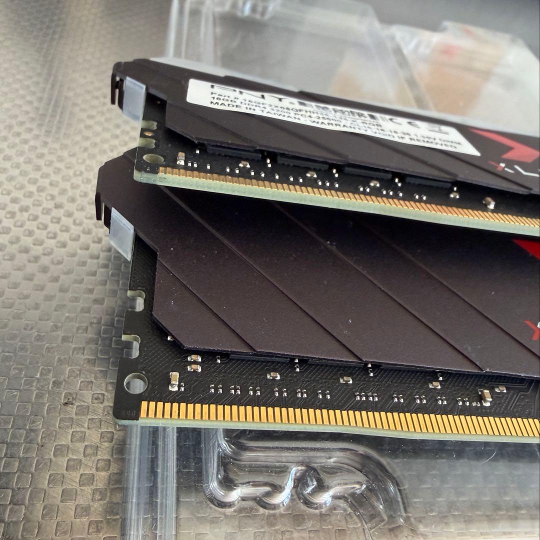 メモリー PNY XLR8 32GB (16GBx2) RGB DDR4 3200MHz