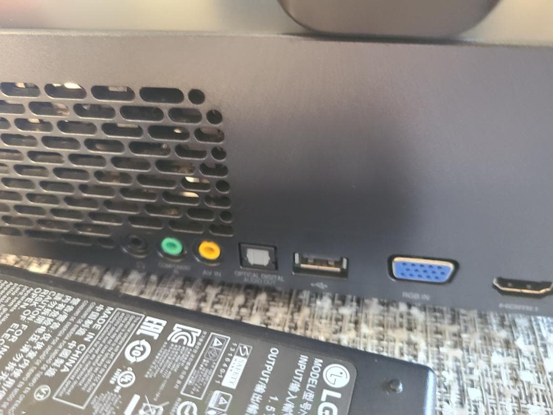 【ジャンク】LG PF1000UG 超短焦点プロジェクター