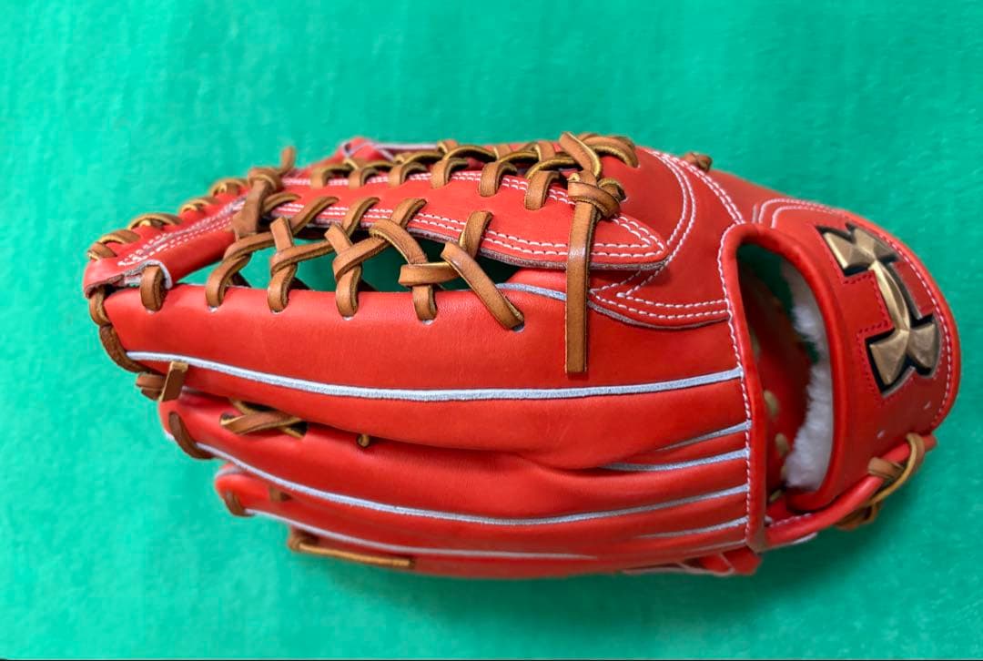 【ほぼ新品】UNDER ARMOUR 硬式、外野手、右投げ、柳田モデル