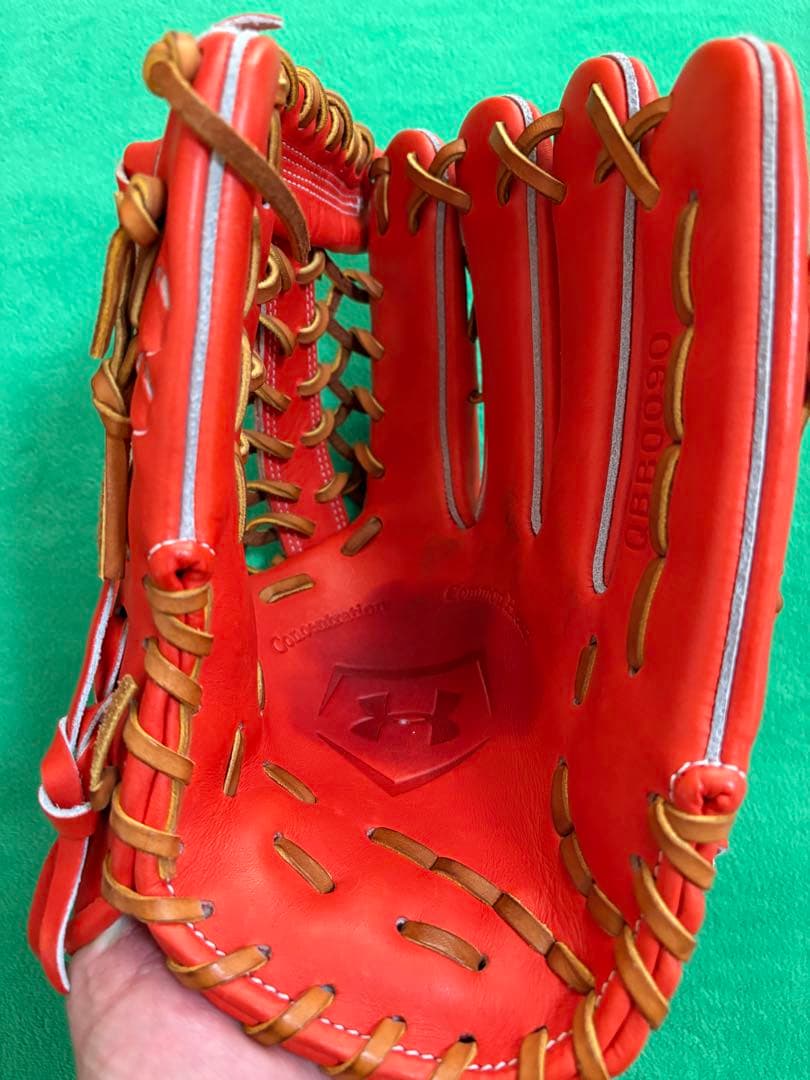 【ほぼ新品】UNDER ARMOUR 硬式、外野手、右投げ、柳田モデル