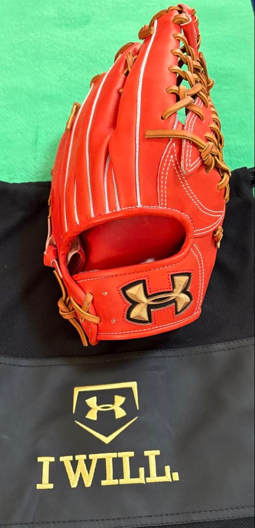 【ほぼ新品】UNDER ARMOUR 硬式、外野手、右投げ、柳田モデル