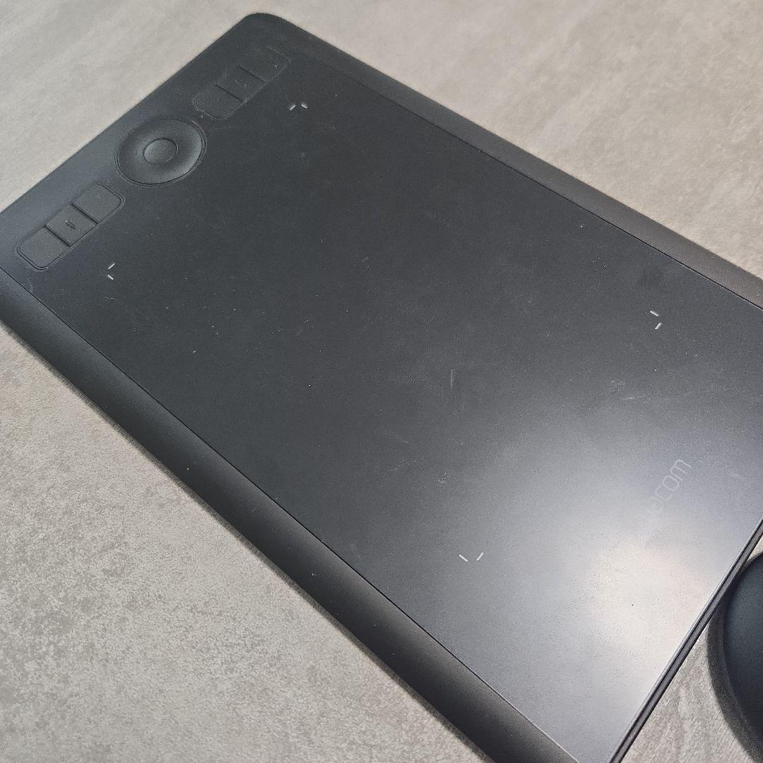 Wacom ワコム　ペンタブレット　Intuos Pro small 板タブ