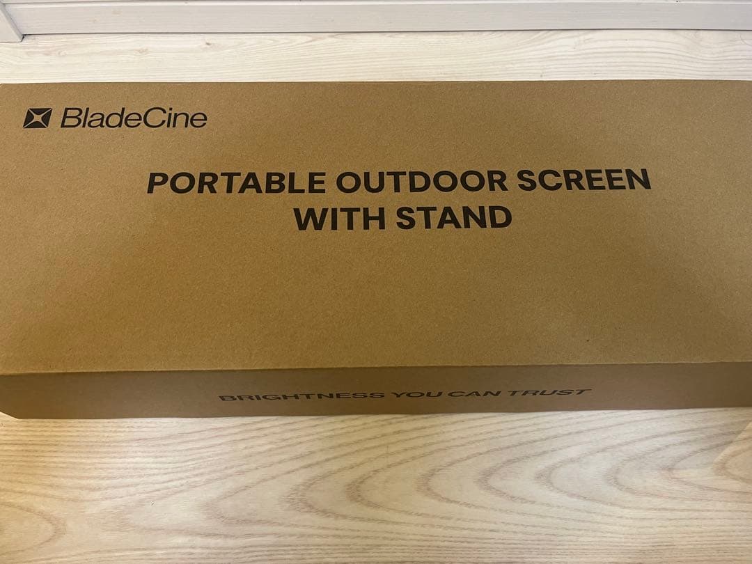 プロジェクタースクリーン 収納ケース付き 新品未使用BladeCine