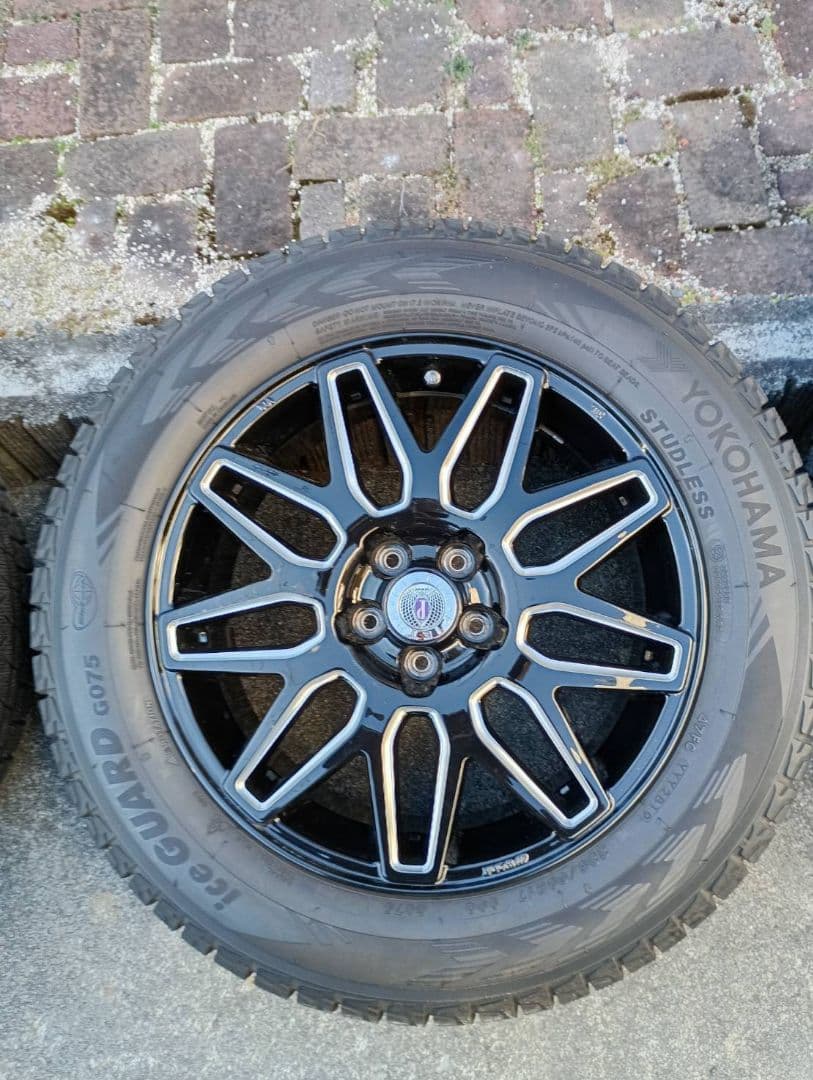 専用商品　1７インチ　ホイール・タイヤ４本セット　スタッドレス　タイヤカバー付き