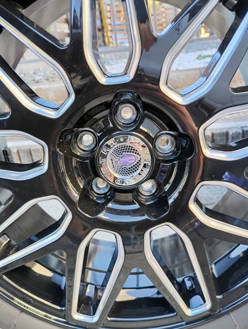 専用商品　1７インチ　ホイール・タイヤ４本セット　スタッドレス　タイヤカバー付き