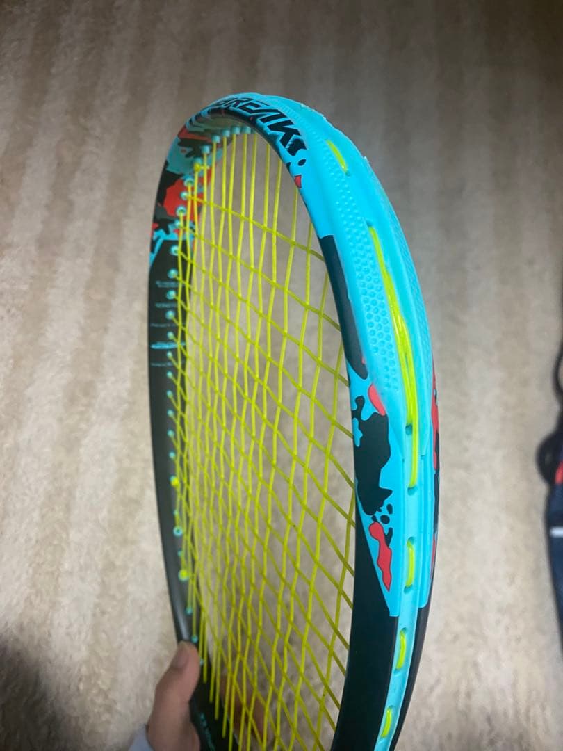 YONEX ジオブレイク70Sラケットケース、ストリング、タイヤグリップ3色付き