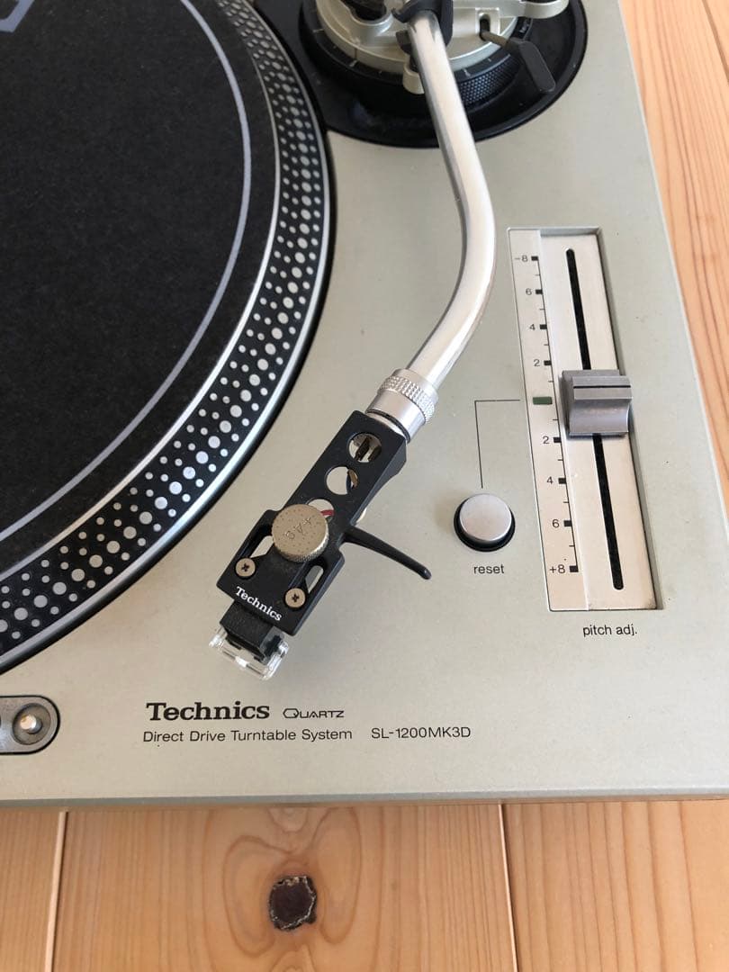Technics SL-1200 MK-3Dターンテーブル