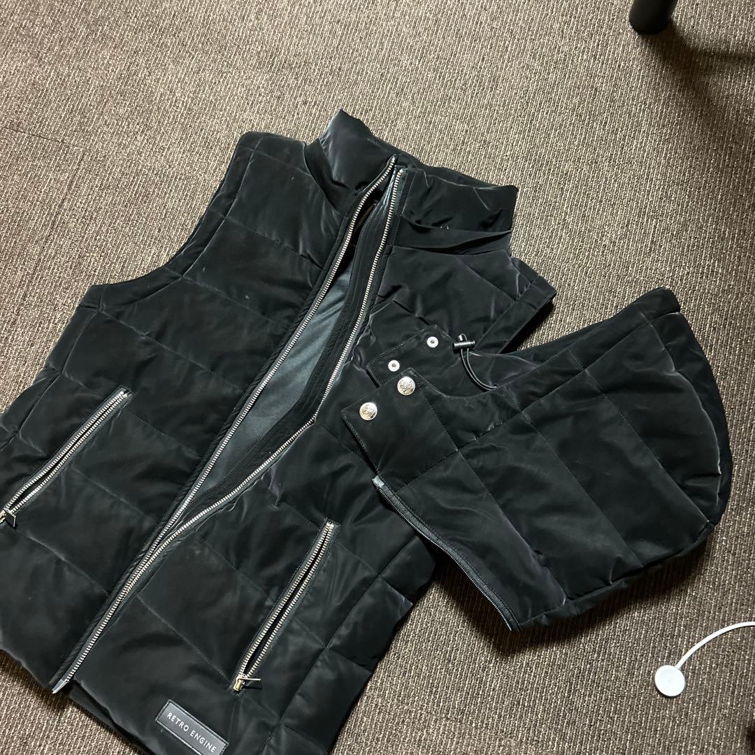 アダムスジャグラーフード付きダウンベスト ブラック