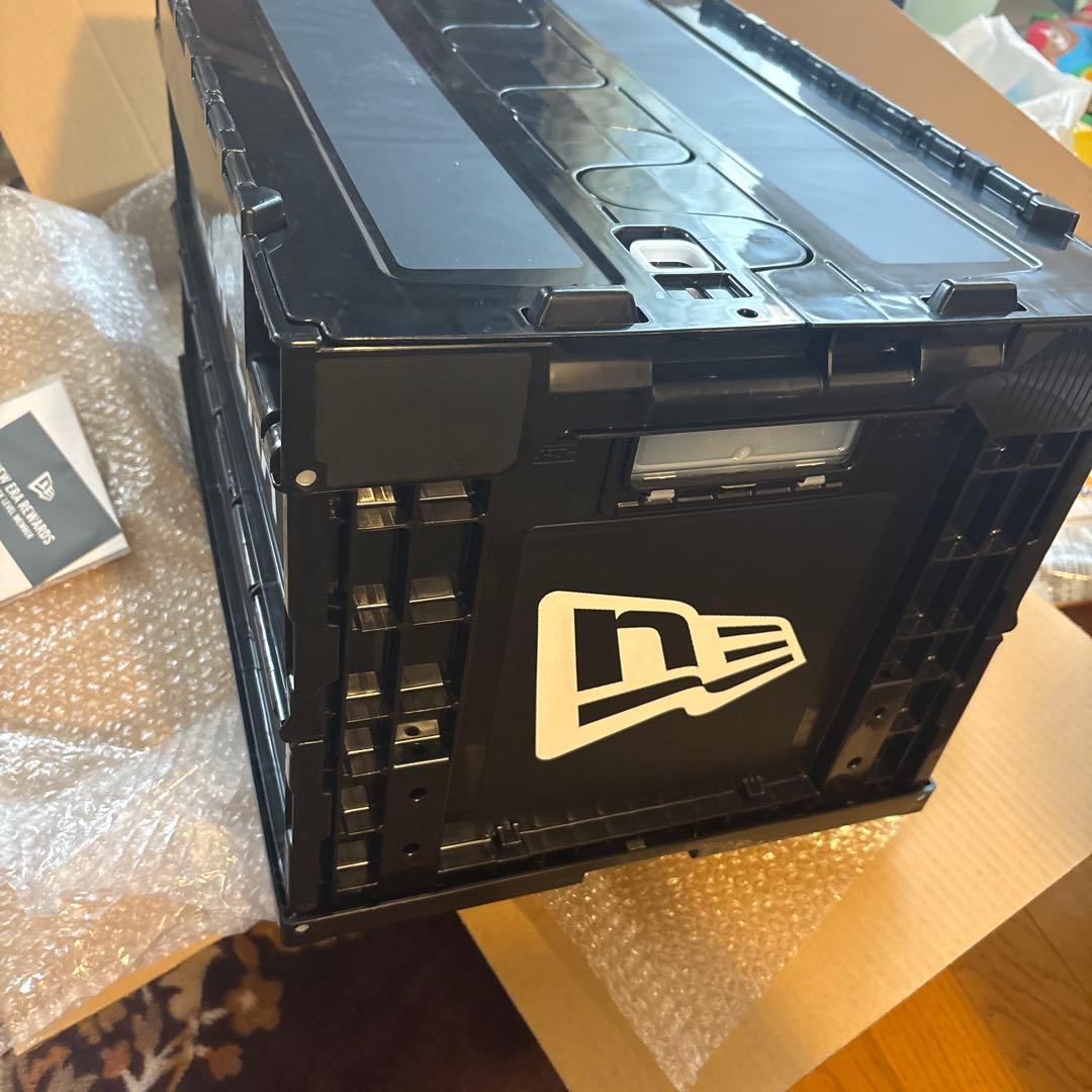 新品　ニューエラ非売品　折りたたみコンテナボックスと ノベルティーステッカー1枚