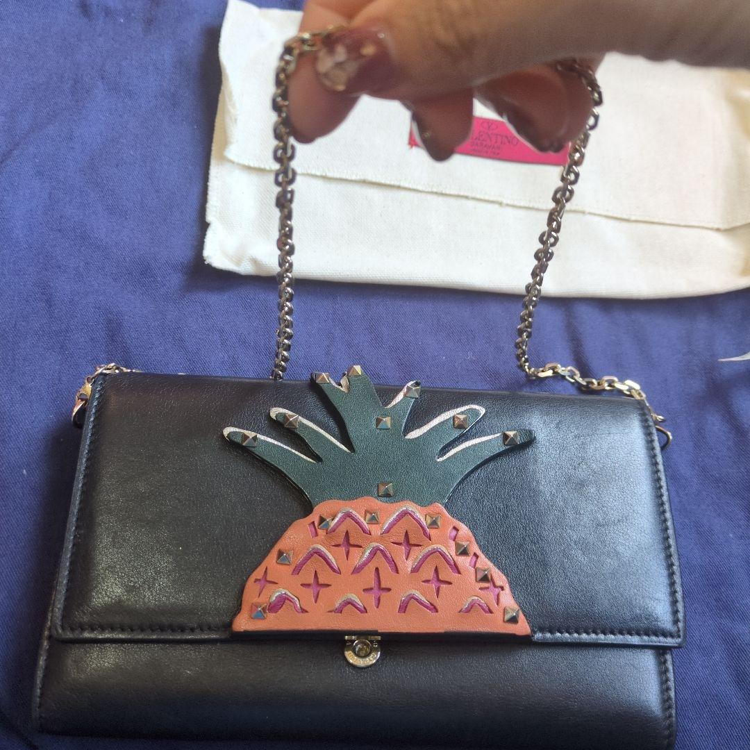 ヴァレンティノガラヴァーニ 長財布 パイナップル