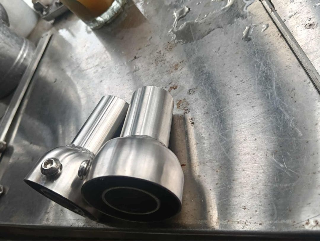 セール　レブル250の2023〜2025年式マフラーV4エンドバッフル付き　新品