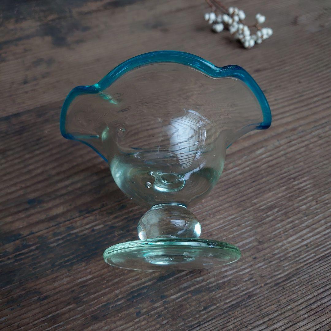 【ご成約】水色 花縁 碗形 氷コップとガラス匙、プレス皿 骨董の器 おまとめ