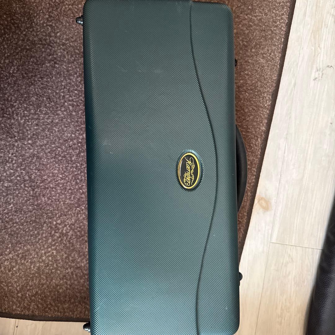 Bb Trumpet 本体 金色 ハードケース付き