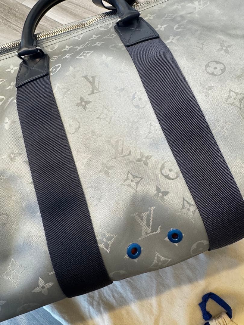 LOUIS VUITTONモノグラムサテライト キーボルバンドリエール50バッグ