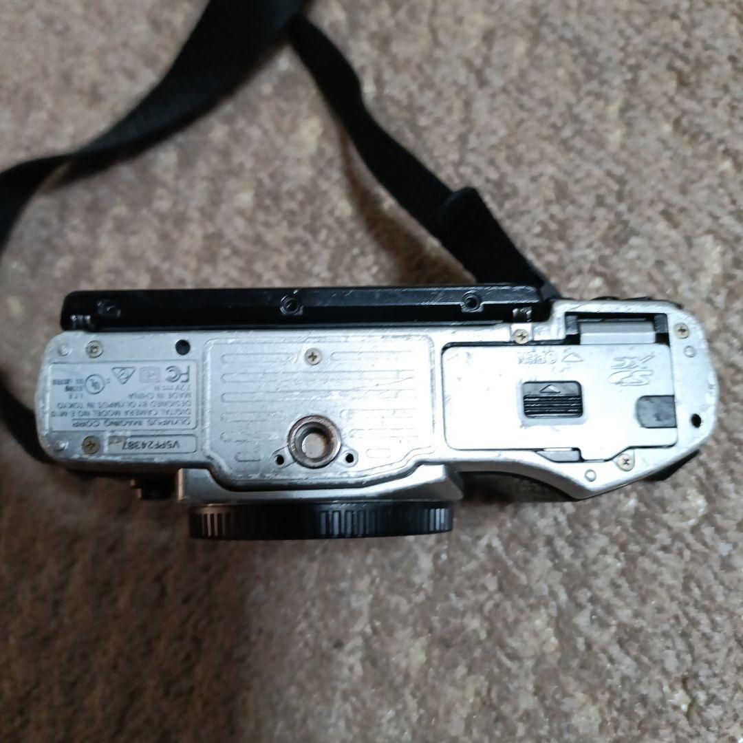 OLYMPUS OM-D E-M10 レンズなし 傷だらけ