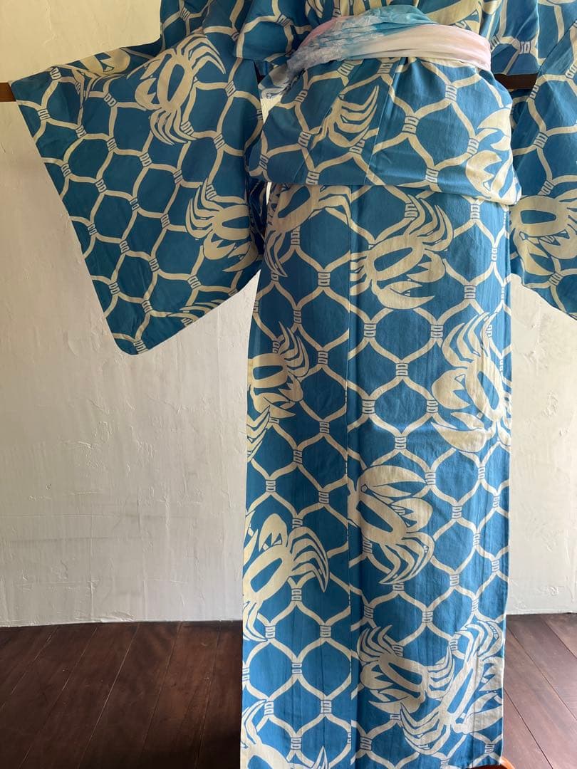 青色 カニ模様 浴衣　仕立て上がり　身長150cmほど　アンティーク浴衣