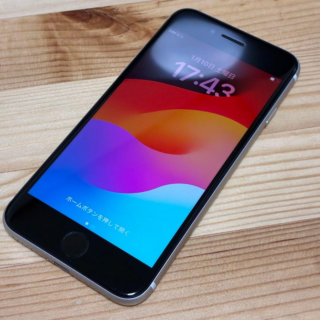 じ*い様 バッテリー新品　iPhoneSE第3世代64GB SIMフリー　美品