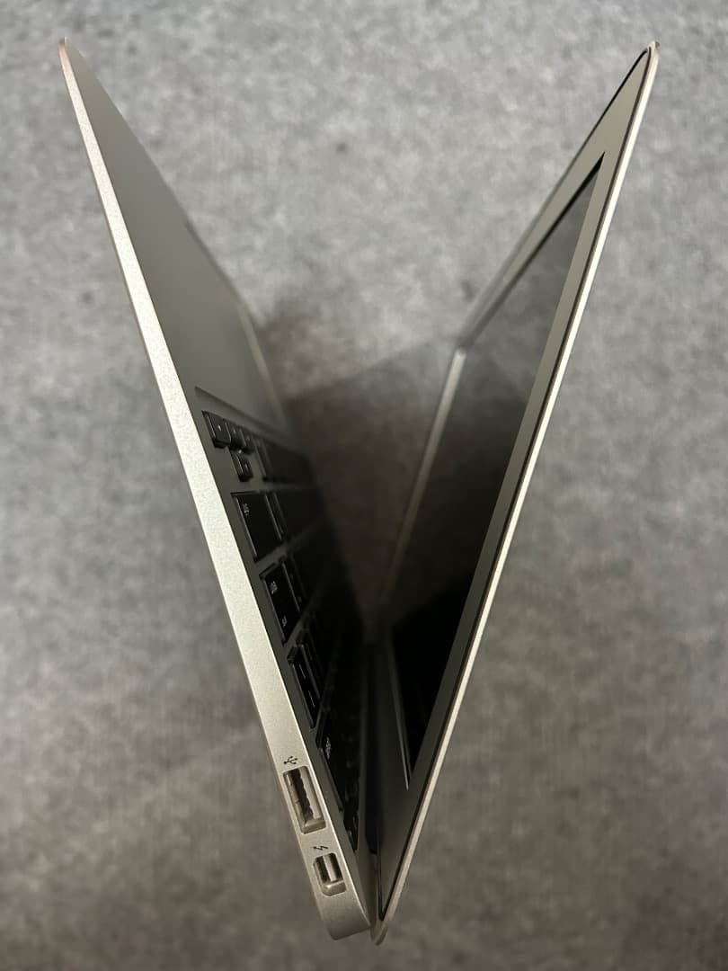 MacBook Air 2015 i5 8Gb 512Gb 11インチ USキー