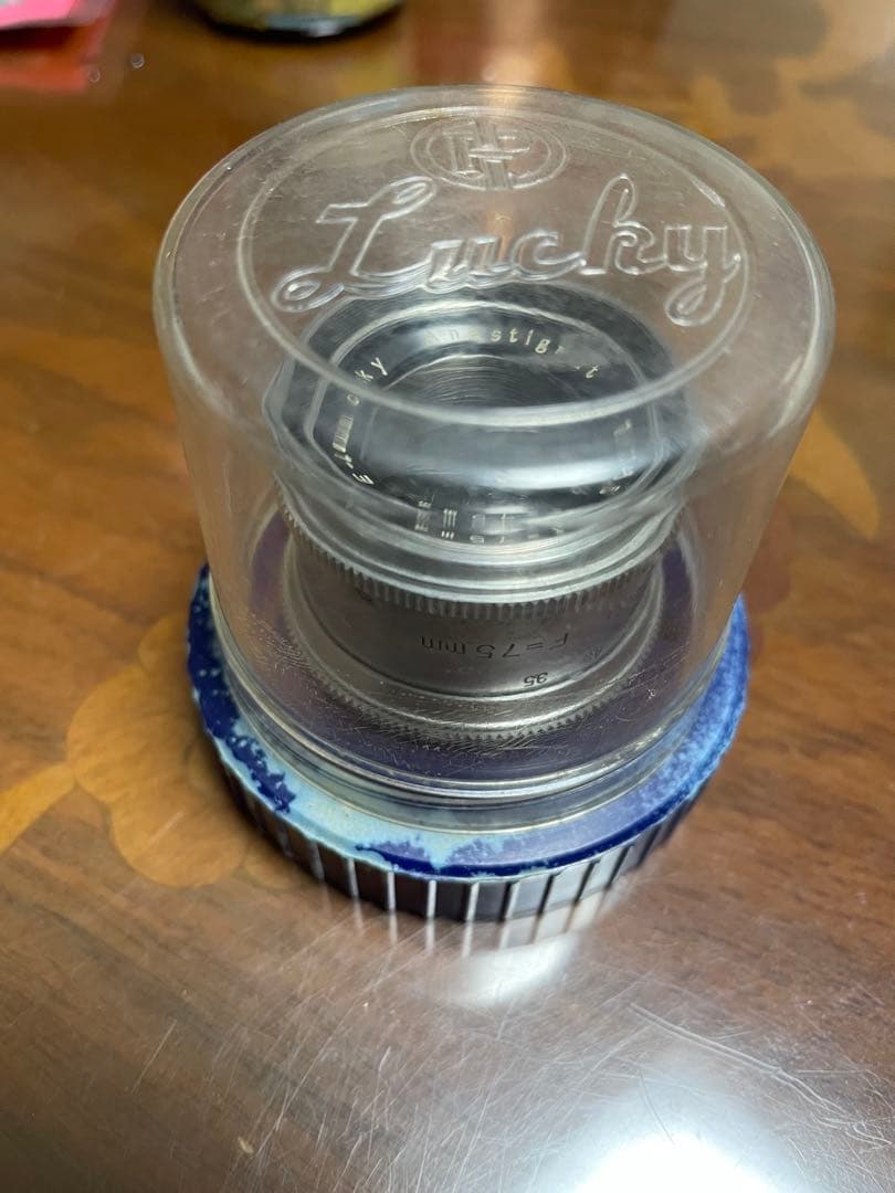E-Lucky オールドレンズ　75mm 購入して保管していました。
