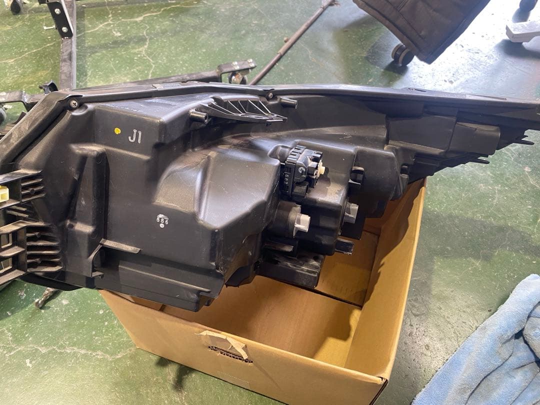 ホンダ純正RP3 RP4 RP5 ステップワゴン スパーダ右LED ヘッドライト