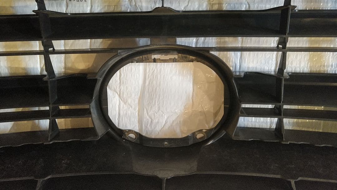 レクサス　NX　前期グリル　 外周メッキモールディング付