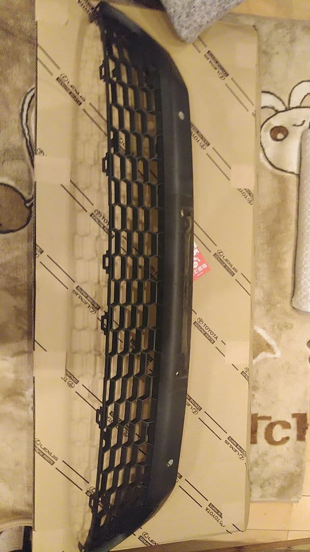 レクサス　NX　前期グリル　 外周メッキモールディング付