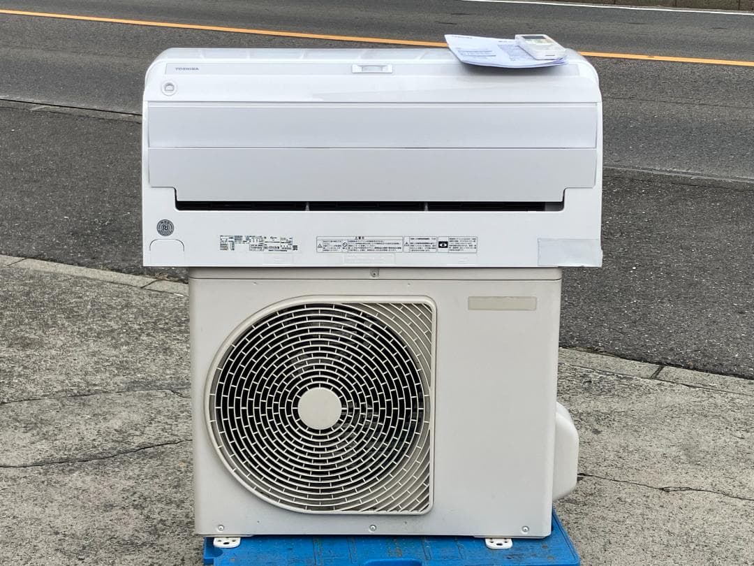 愛知岐阜/送料込★東芝　2.2ｋWエアコン６畳用　RAS-F221E7R　20年