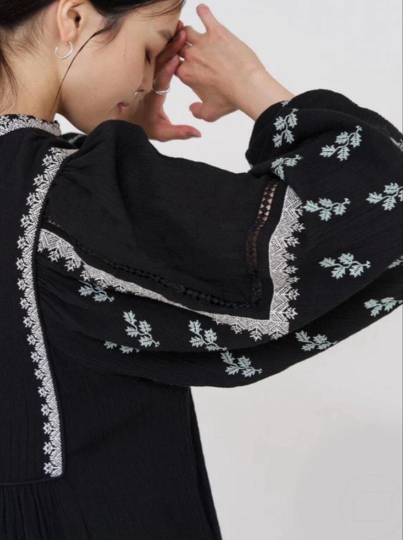 ももこ【ヌキテパ】 コットン ガーゼ リーフ エンブロイダリーヨークドレス