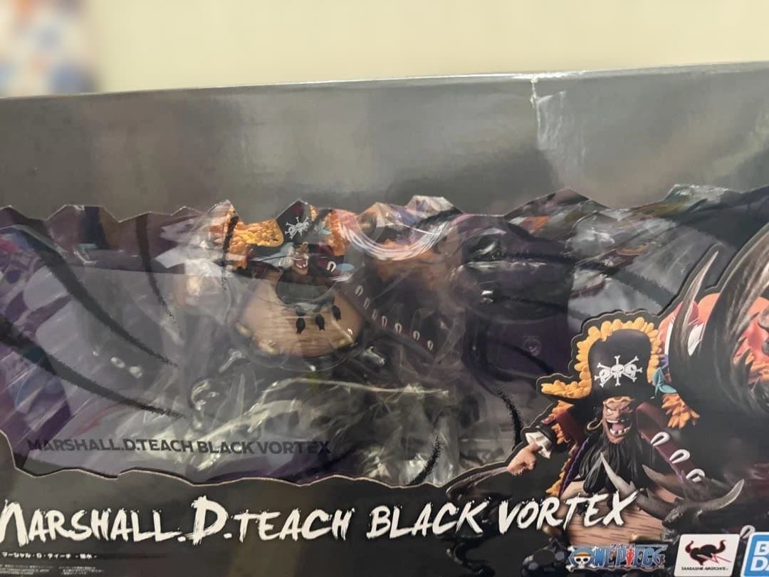 ワンピース　黒ひげ　フィギュアアーツゼロ