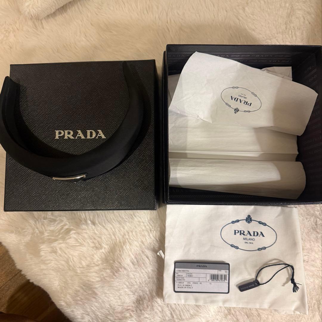 PRADA ナイロンヘアバンド