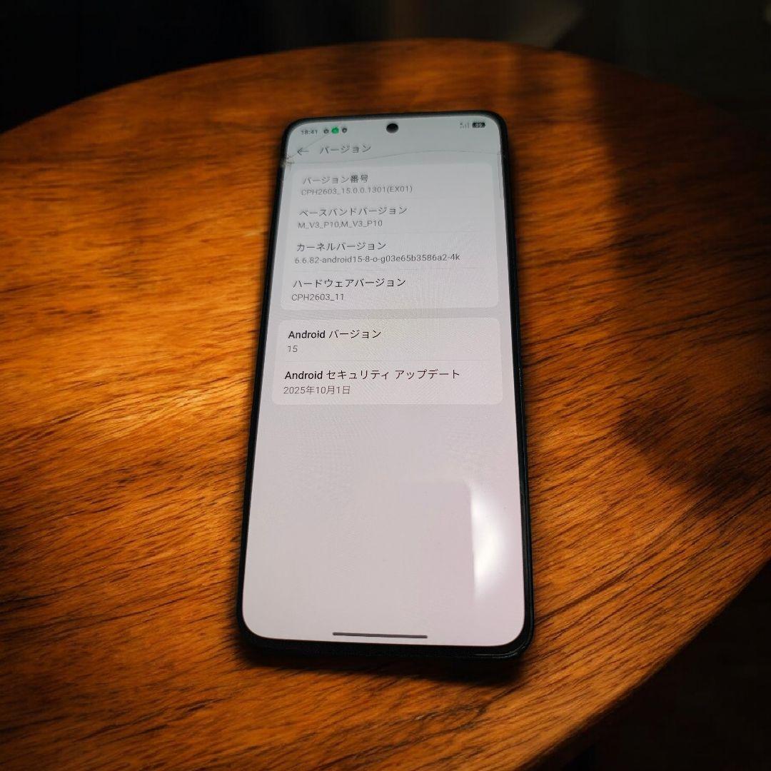 OPPO Reno11 A 128GB/8GB 画面ひび