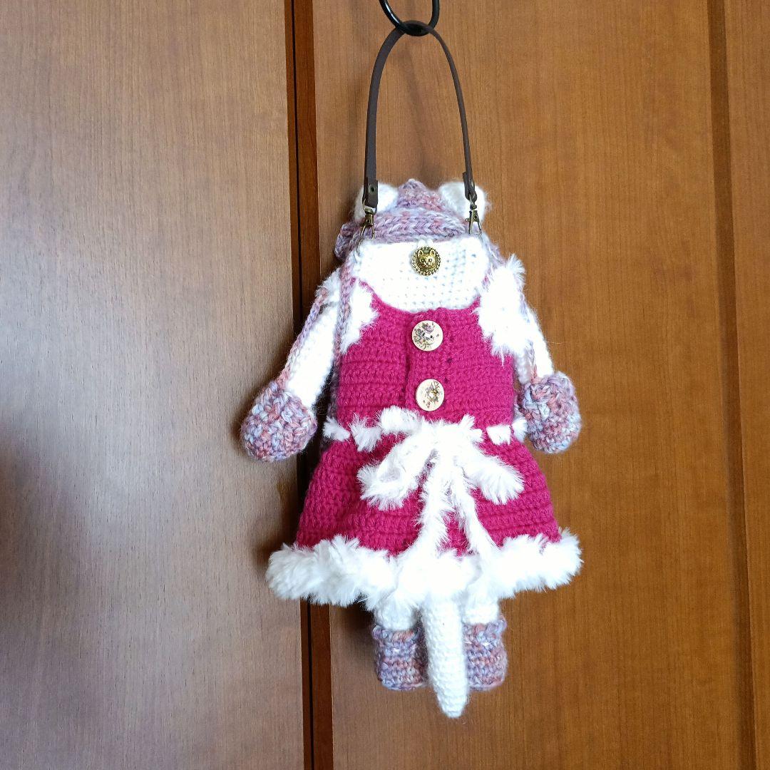 スマホポーチ(カバー無し用)　白猫　あみぐるみ　洋服・小物付　１点物