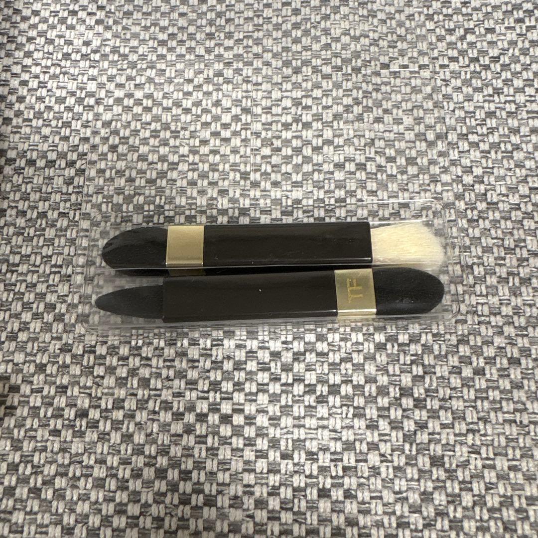 トムフォードビューティ アイカラークォード 01S メタリックモーブ