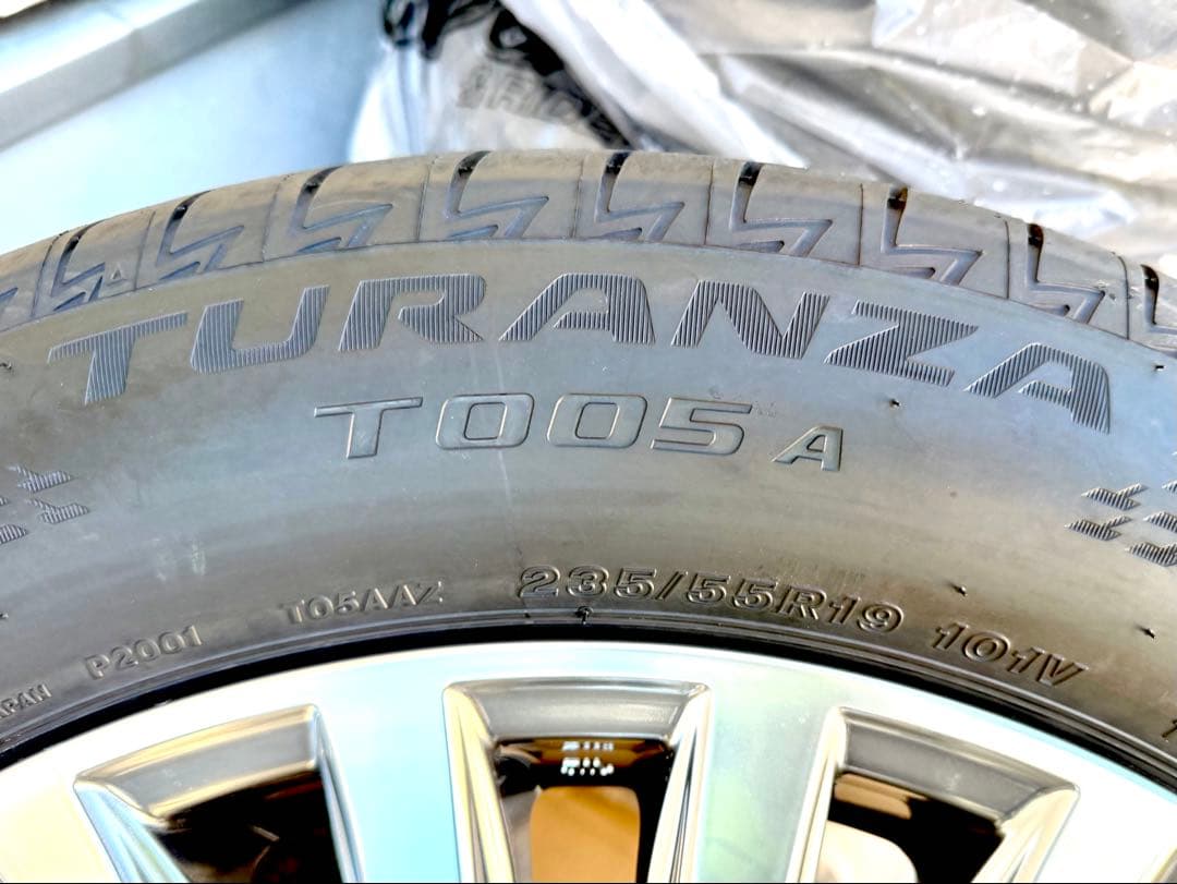 新品未装着未使用 新型クラウン 純正19インチ タイヤホイールセット 新車外し