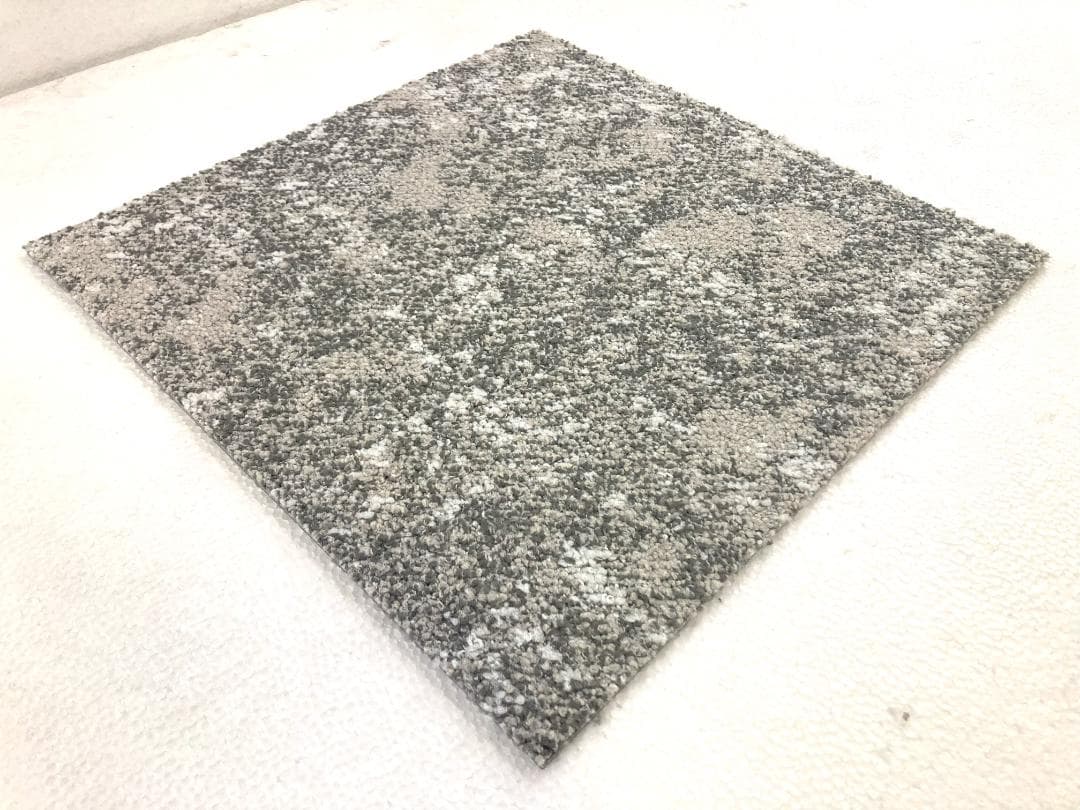 saryo000　タイルカーペット　６７枚　新品・未使用　国内メーカー