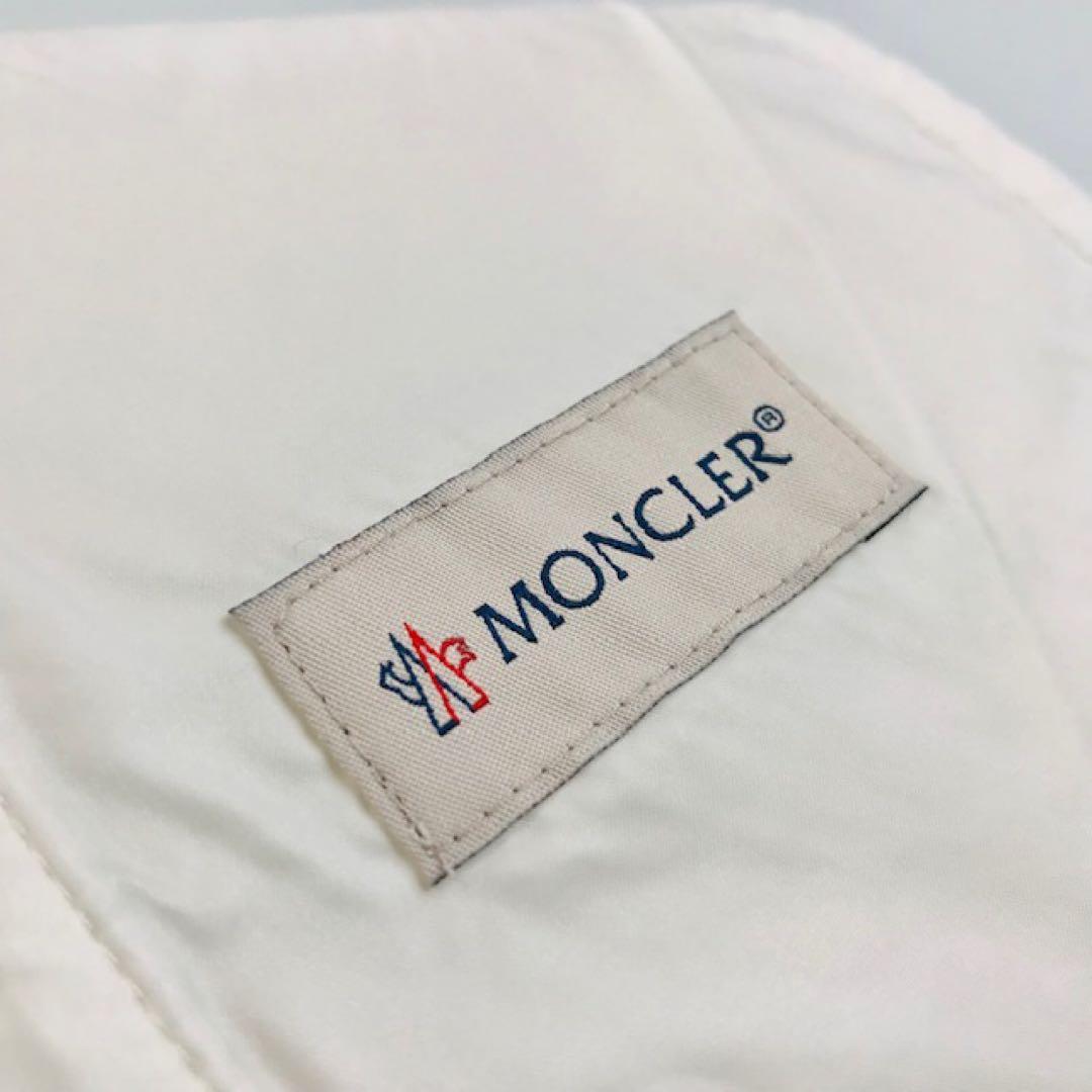 新品未使用★モンクレール・ラインストーンワッペン付 ショートパンツ(S)