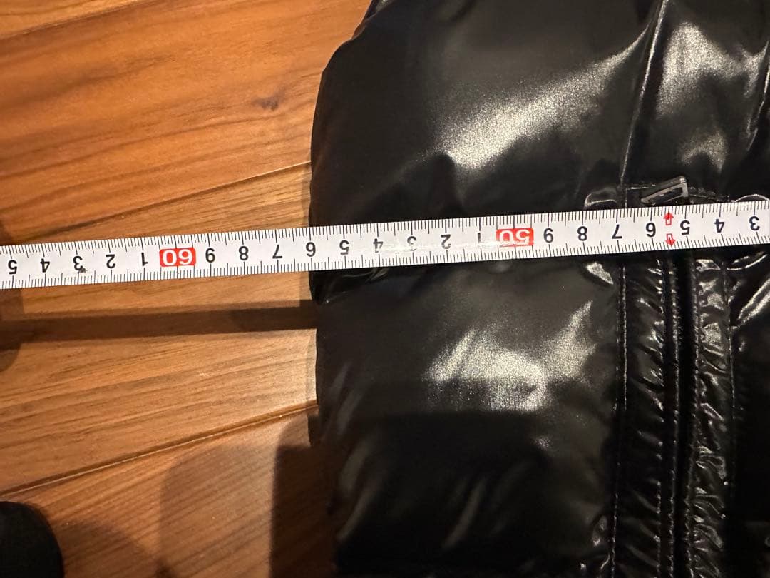 MONCLER ブラック ダウンベスト