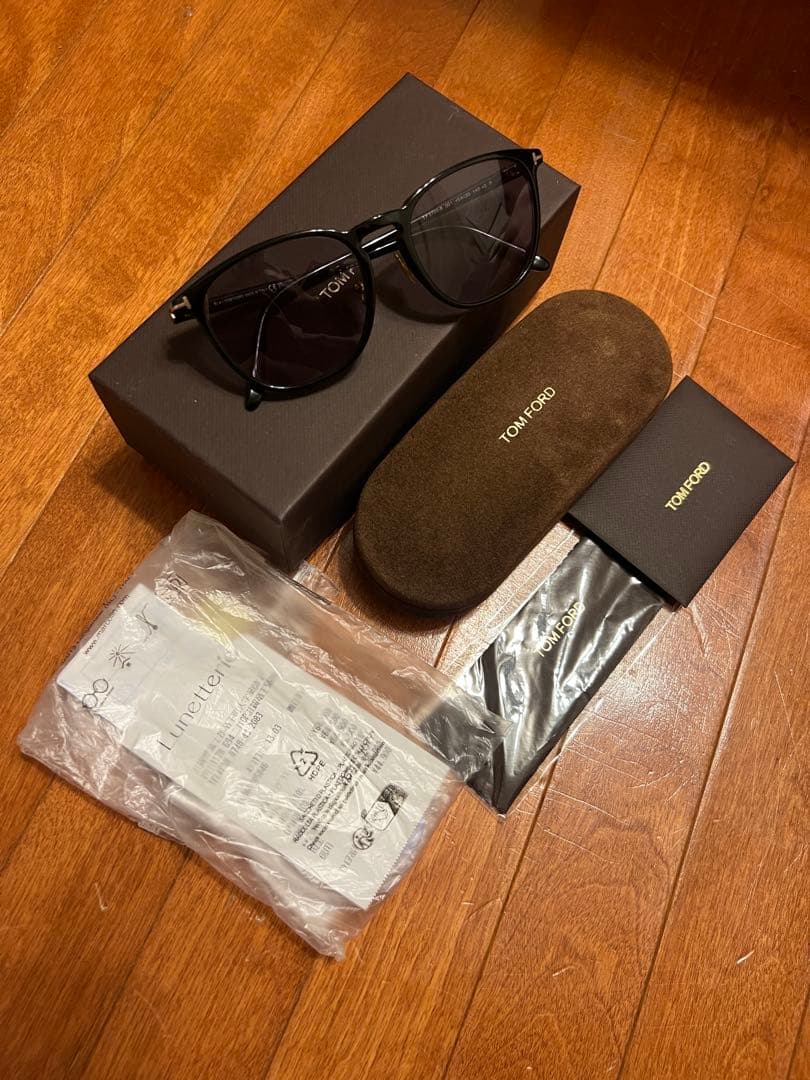 TOM FORD ブラック キャットアイ サングラス