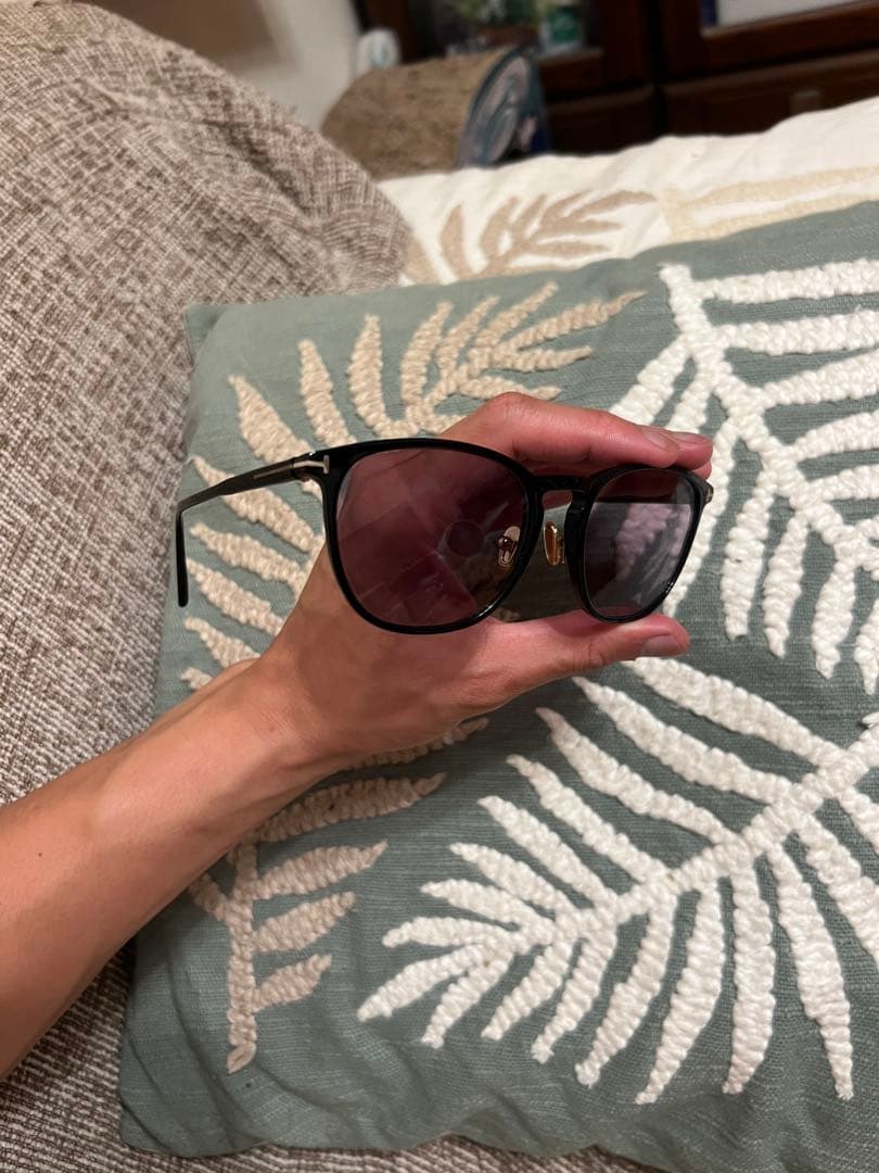 TOM FORD ブラック キャットアイ サングラス