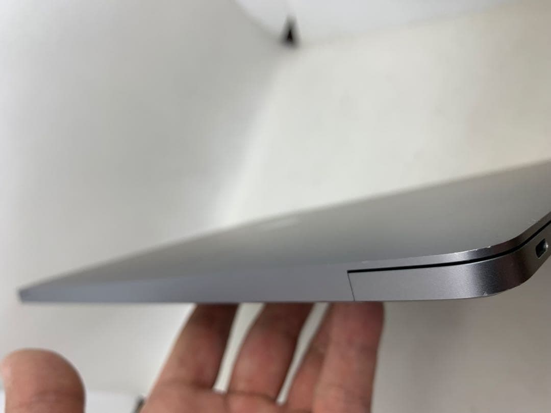 MacBook Air 2020 M1 8GB SSD 256GB tおおまけ