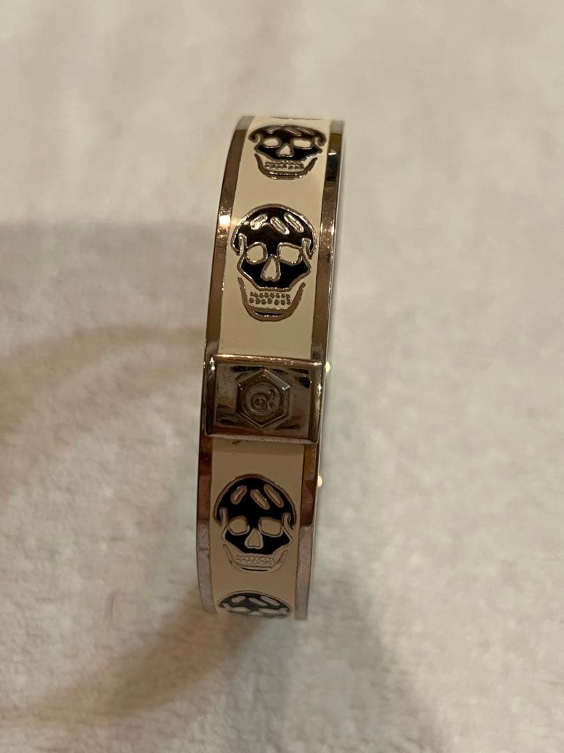 アレキサンダーマックイーンAlexanderMcQueen S スカルバングル